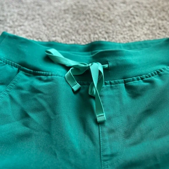 Figs Hunter Green Scrub Pants - Picture 4 of 7